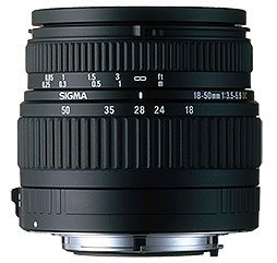 Sigma 18 - 50 mm / F 3.5 - 5.6 DC PENTAX Objectifs (Noir)